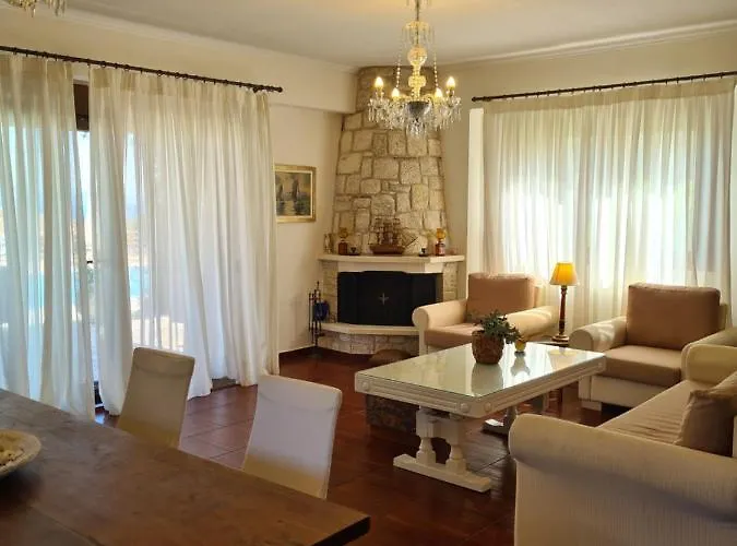 Daphne Villa Kriopigi