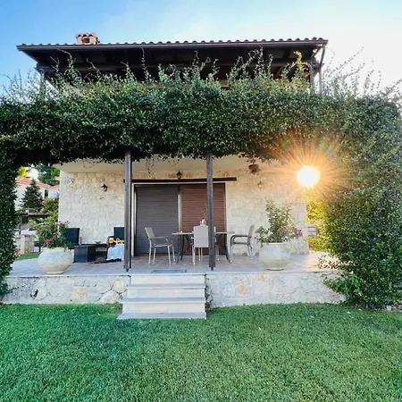 Villa Daphne Villas *