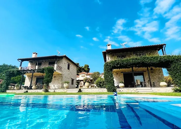 Daphne Willa Kriopigi